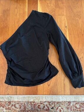 superdown One-Shoulder Black Long-Sleeve Top